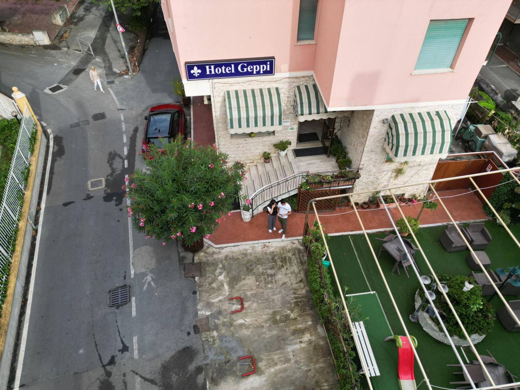 Hotel Geppi Pietra Ligure Εξωτερικό φωτογραφία