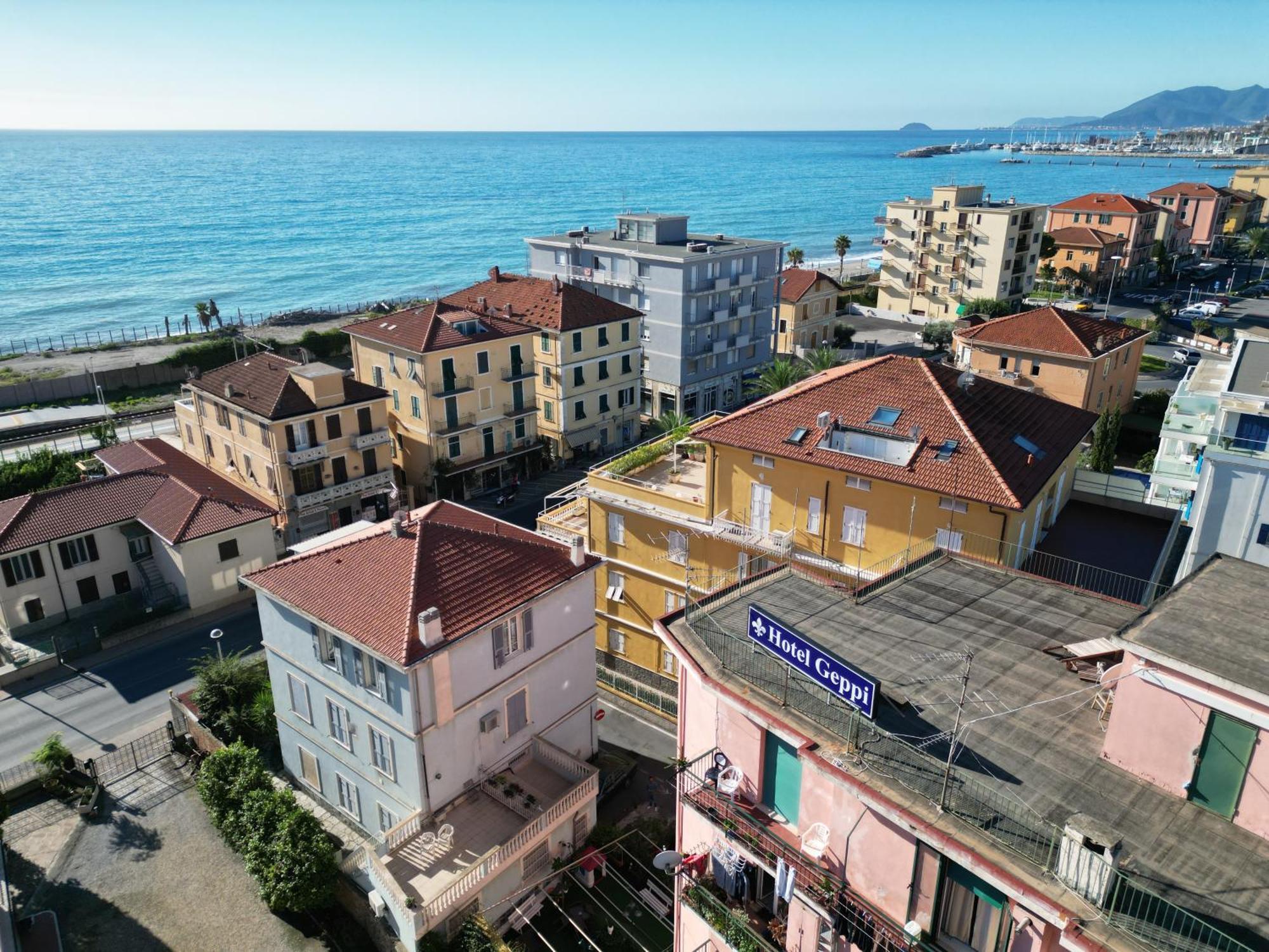 Hotel Geppi Pietra Ligure Εξωτερικό φωτογραφία